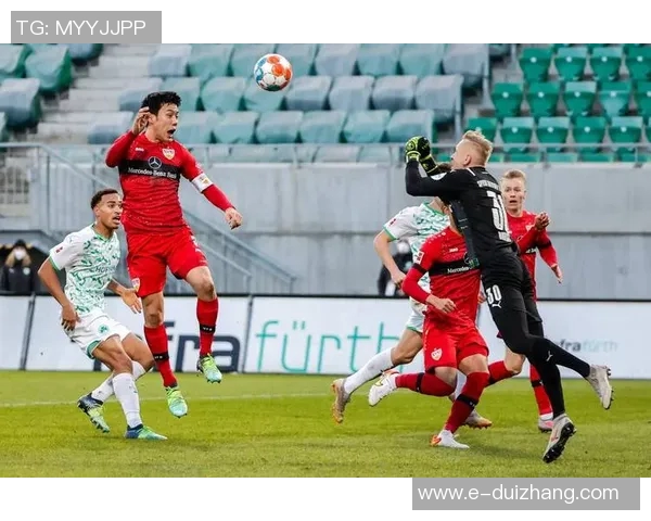 沙尔克04与费雷堡激战正酣谁将赢得德甲赛场的荣耀之战 沙尔克04与费雷堡激战正酣谁将赢得德甲赛场的荣耀之战