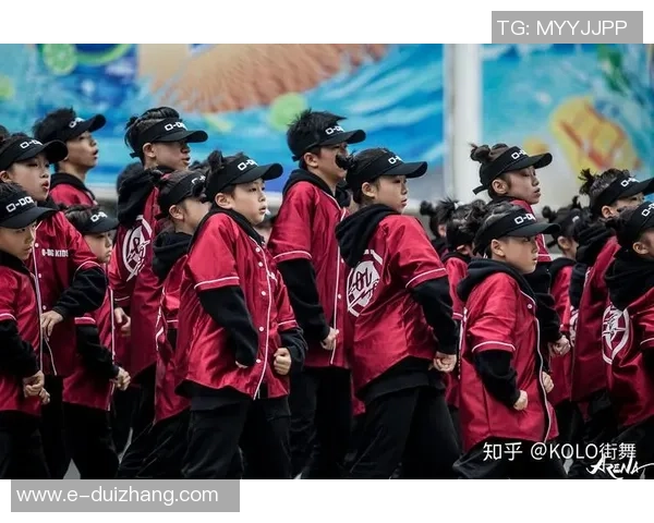 深圳街舞队的盯防策略解析与街舞文化的深度融合探讨 深圳街舞队的盯防策略解析与街舞文化的深度融合探讨